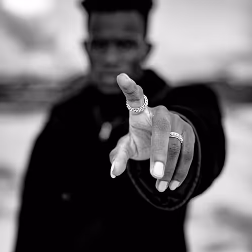 Afrolensoddities YyQ4E71Z1i