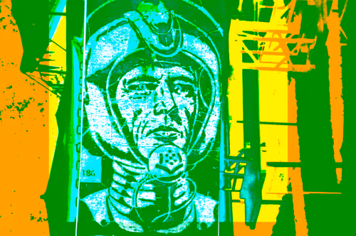 Item #51707329153489912674067166872871341226480294802352717644910339345552938893313 Media