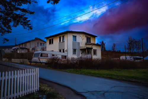 Item #63134945294261859625177552331781938641917245497609761794332943230200413421569 Media