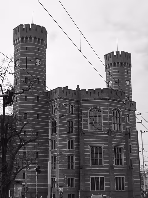 Item #35811020408419316992194676443438384062467997144569780966397288031859108741121 Media