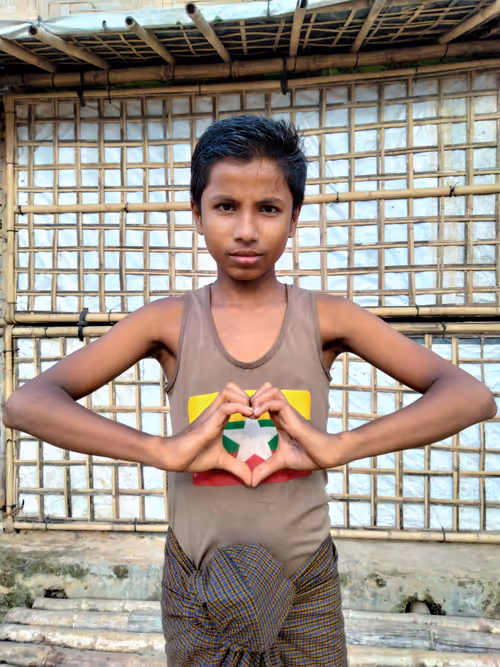 Item #28483083615204022371300351477704581571274768988091129970329682118651766898689 Media