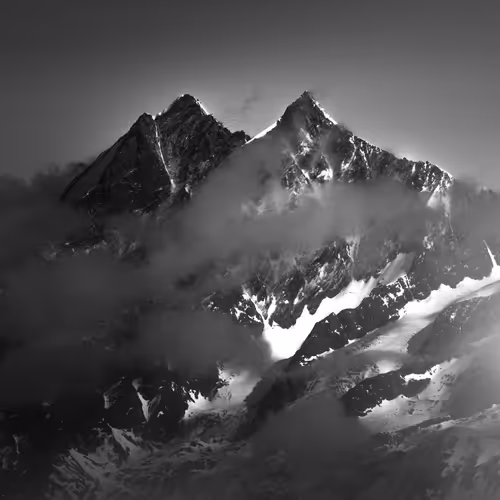 Item #9109585521216700921320633943546002484085605596253519079097705019621190402049 Media