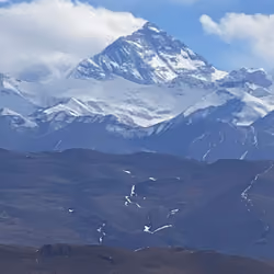Everest seen from Tibet