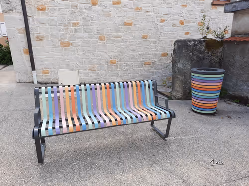 Item #114543230969717108132573126781448126132857726158970265371018024216032249380867 Media