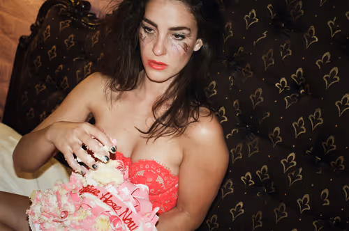 Item #107431263592480299811499235302818049319062692943160370239942642555032363335681 Media