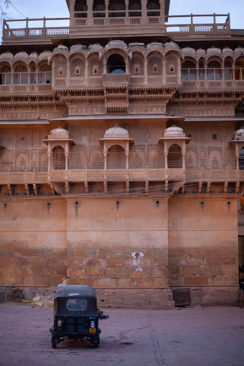 Item #36486330599558234192948007262260679931493432277950452627377023250899004293121 Media