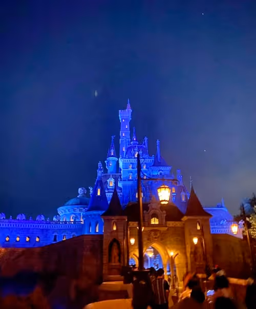 Item #42681016513473886367928798461546651982710033515694921359997072513805399883777 Media