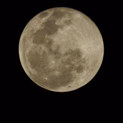 Grey full moon : Dichi photography