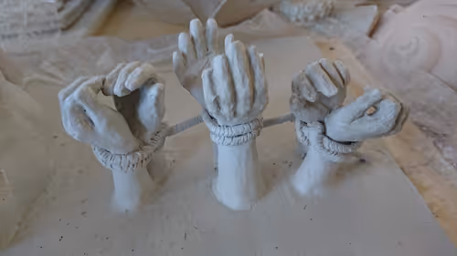 Item #105615228091736436910695968411395425794565690672177444720291627234940636102657 Media