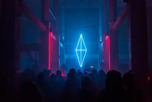 Item #92477199435376610494991766029366991700117357612985570429136997754321443487745 Media