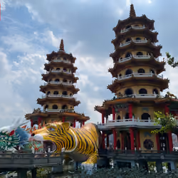 #43 Lucky Cat @Dragon and Tiger Pagoda