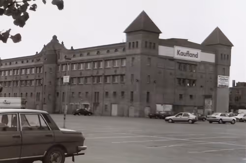 Item #105615228091736436910695968411395425794565690672177444720291627204154310524929 Media