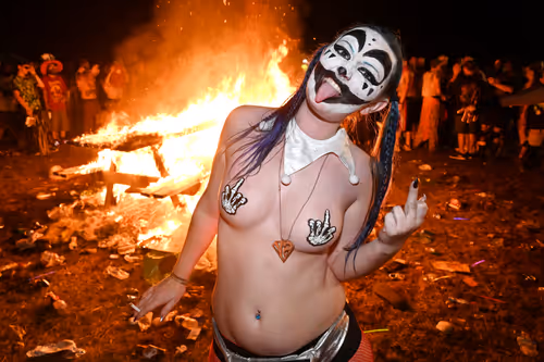 Item #44342675961109375462989417905387760220249458384552523538214946778862885797889 Media