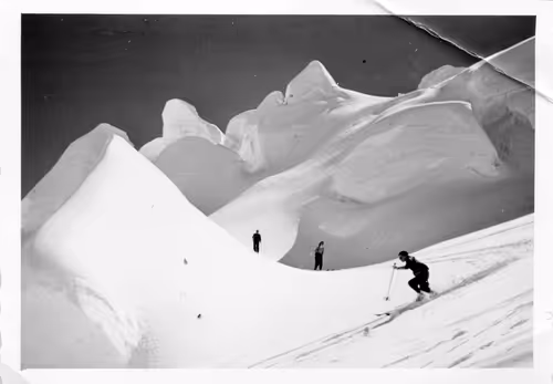 Item #15134709310911277842728697403753673439210482131750318059492546359626731356161 Media