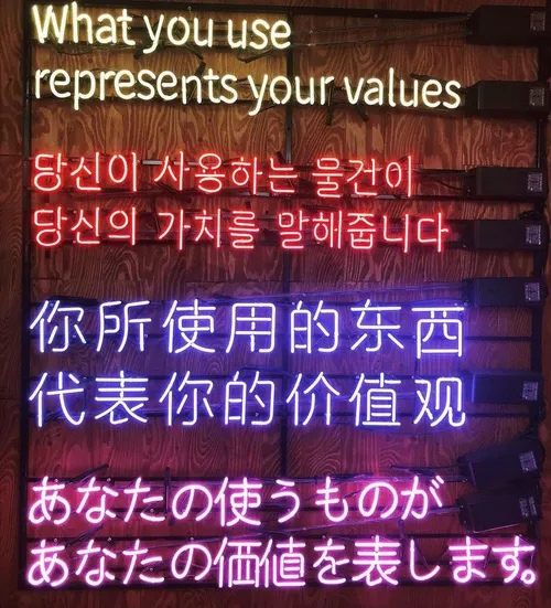 Item #92209274027543605859239881645865062302616368292749320830938555053157174476801 Media