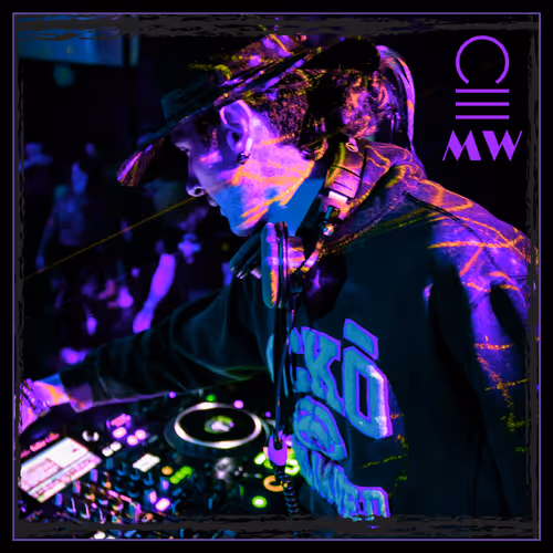 Item #19210465105675963393962241646515576401049853696386376916122500225870352875521 Media