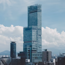 005