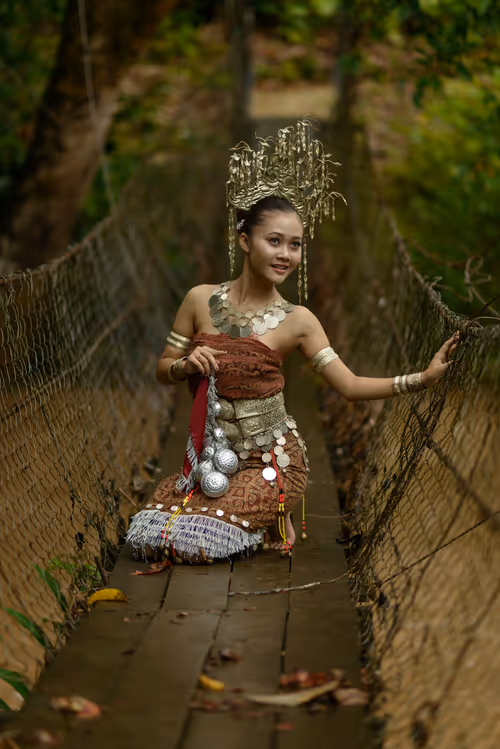 Item #47753599461235336473802085692286330167625892629753169280785576505502748114945 Media