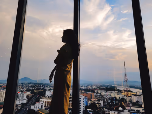 Item #15300696533075154934058115534583553492357027639837563701626896536346919174147 Media