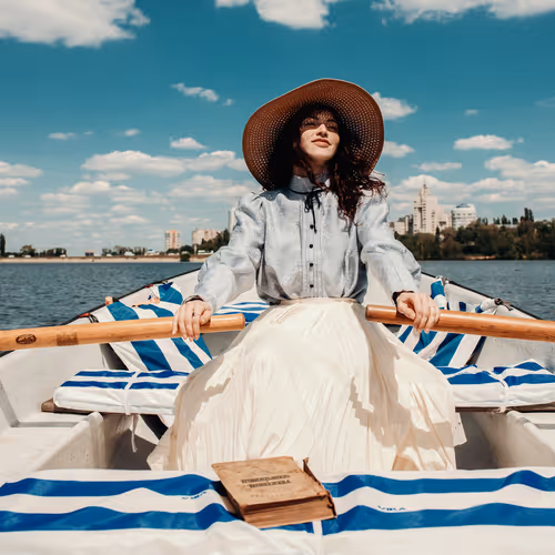 Lady in the boat
