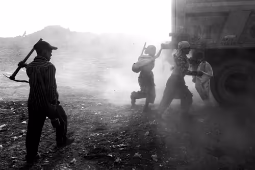 Item #14903448534982185836333129059607412223311433954982104222491105921311136808961 Media