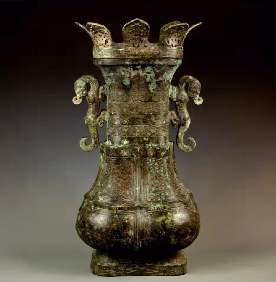 西周  青銅龍紋蟠龍雙耳出菱壺 Western Zhou bronze dragon pattern coiled dragon ears chestnut H.66cm