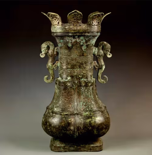 西周  青銅龍紋蟠龍雙耳出菱壺 Western Zhou bronze dragon pattern coiled dragon ears chestnut H.66cm