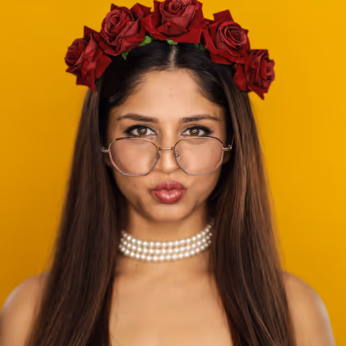 Item #110063331335139009547571421808057778384289125434812320670302640510501172281345 Media