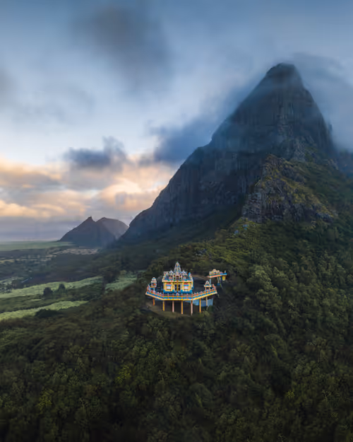 Item #82007330900791544464165619795045730741367351453180481103440088211223077715969 Media