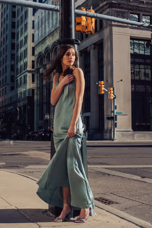 Item #33236787763217708342919222781243966948826308634410916301259422213550613987329 Media