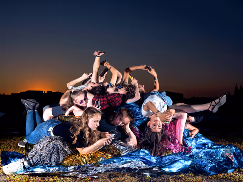 Item #98227430356298837060103829344695546217270943753946915637715863875550749655041 Media