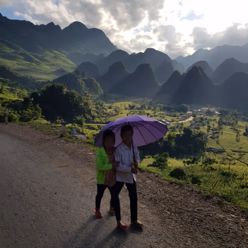 Girls with Umbrella