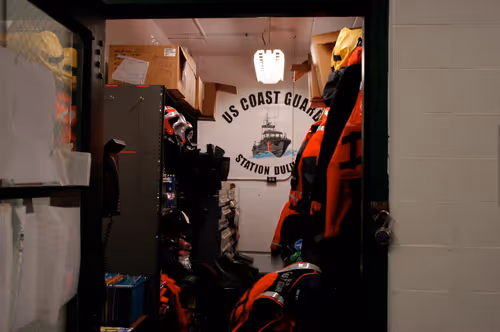 Item #77583281568737235436217946850455306889185240163730885588302184185597832200193 Media