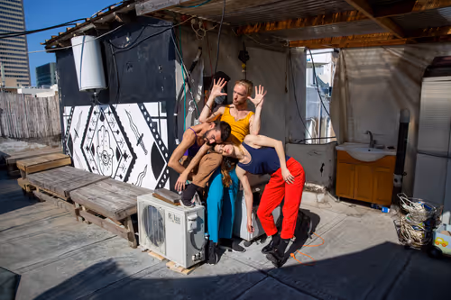 Item #94745967520971096604057728122660795152210802931068623242205408496346659291137 Media