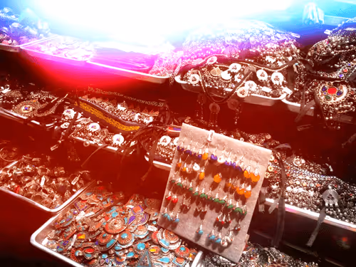 Item #13968726059347532090623550307795009463851395019365410599953871067533847660192 Media