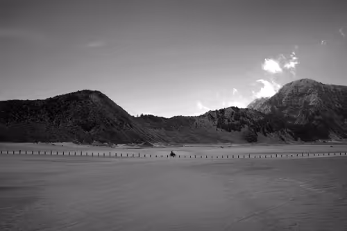 Item #97299197670576688169135242576959850036431919373710156993917717261007582134273 Media