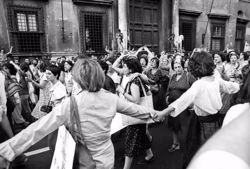 Item #63230500154512860062790662339821630911330338784363865767864769450138809663489 Media