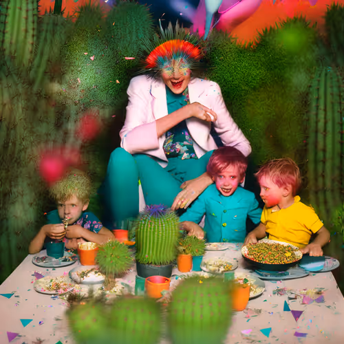 Item #82116722800285509931848570122317578268348453529471462162149197192810725376001 Media