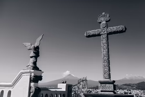 Item #51407189638115312508155978041268199969570618577551145156366977400576080347137 Media