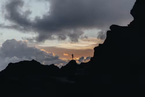 Item #78064220502355505726869985793984720926867023015257308531581829159301970657281 Media