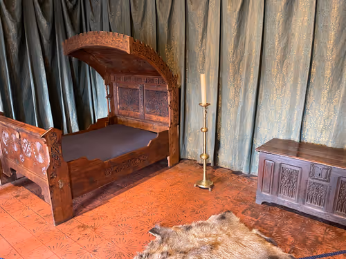 Item #25521092131356807730972205969166247316644464147603329584197842392616871657473 Media