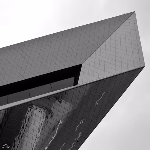 Item #34074302066752213715126654038462946332588047310136711959584651161951384109066 Media