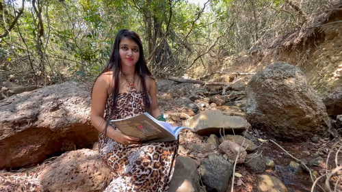 Item #20945846609066234406057793777704934435369282215282251452100139185052552527873 Media