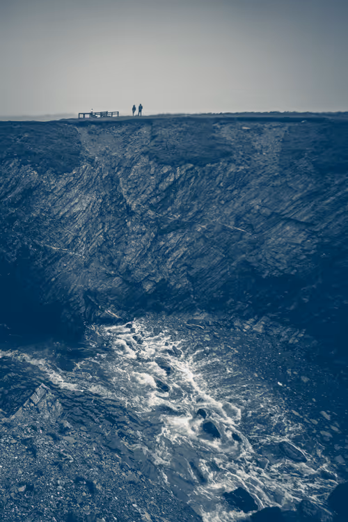 Item #9401445363475959616826929925346071850130199423047290682338619262906788741121 Media