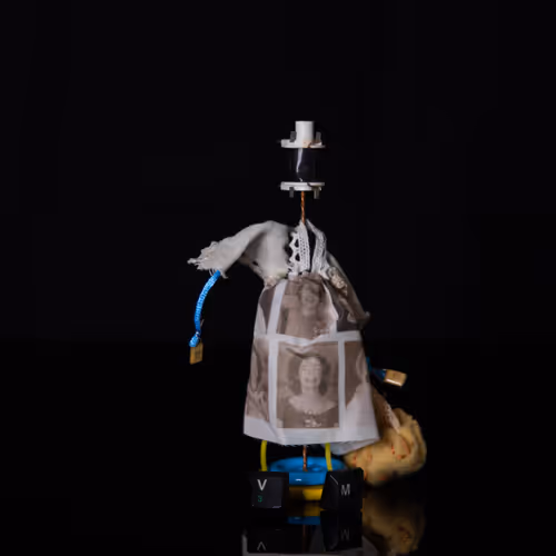 Item #22603120525120236904336132415769835749351751882947872171728546609420281315329 Media