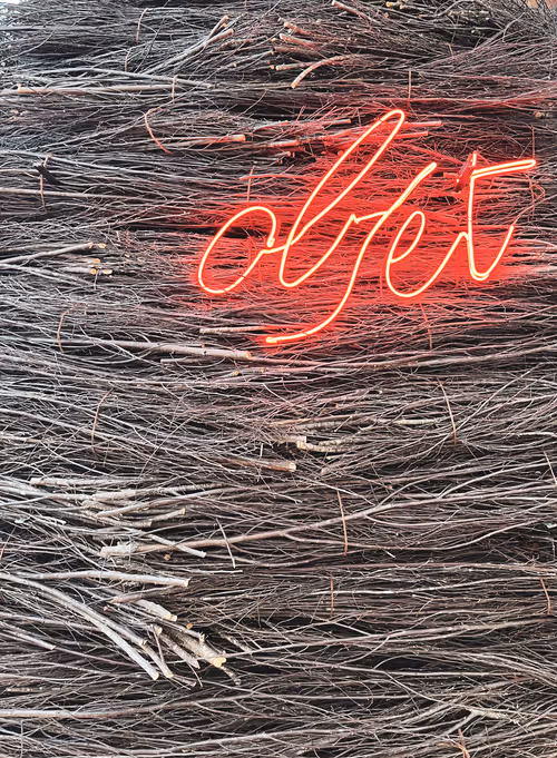 Item #112230105469868684594028319031508837162893100012789287584743884421176494129153 Media