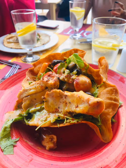 Item #58182727603415283457662409097966817064399893827363481527699058721314400370689 Media