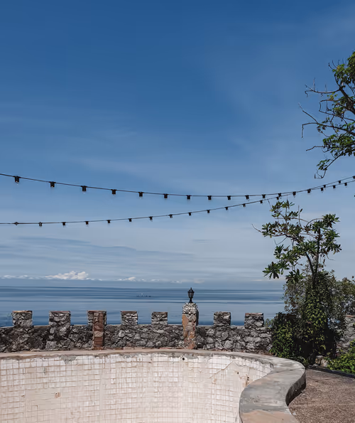 Item #61748312555266975109451486537523370227541378118853979631158962849658464894977 Media