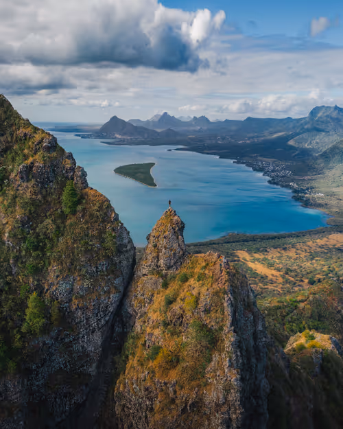 Item #82007330900791544464165619795045730741367351453180481103440088220019170738177 Media