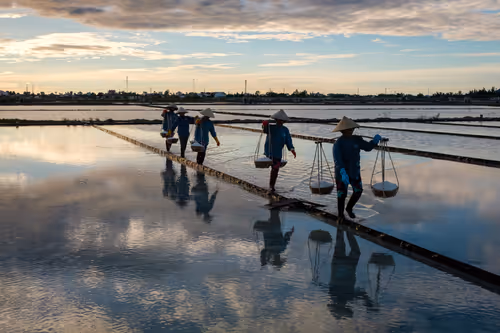 Item #44380994338133063636427405274069008736849147253072084515634940315105537032193 Media